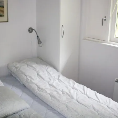 Three-bedroom Holiday In Frederiksvaerk 3 * Liseleje